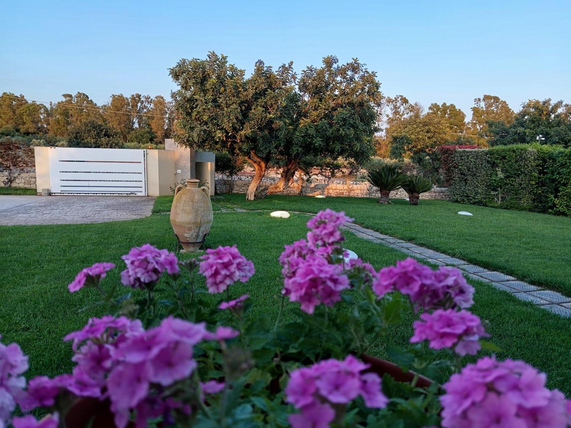 La Giara Guest House มารีนาดิมอดิกา ภายนอก รูปภาพ